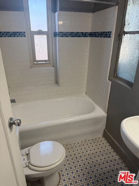 5217 Hollywood Boulevard, #A301, Los Angeles, CA 90027 5217 Hollywood Boulevard, #A301, Los Angeles, CA 90027