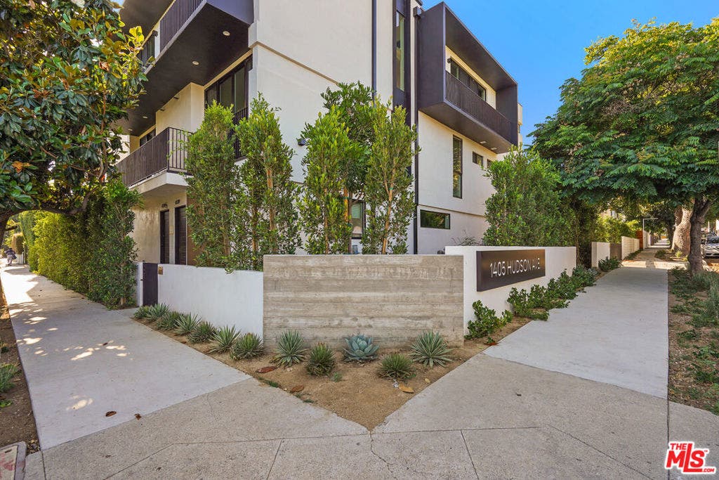 6541 De Longpre Avenue, #B, Los Angeles, CA 90028 6541 De Longpre Avenue, #B, Los Angeles, CA 90028