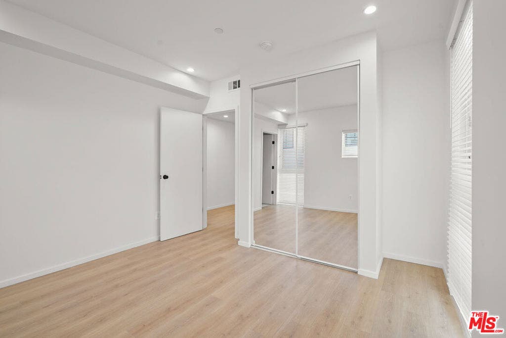 6541 De Longpre Avenue, #B, Los Angeles, CA 90028 6541 De Longpre Avenue, #B, Los Angeles, CA 90028