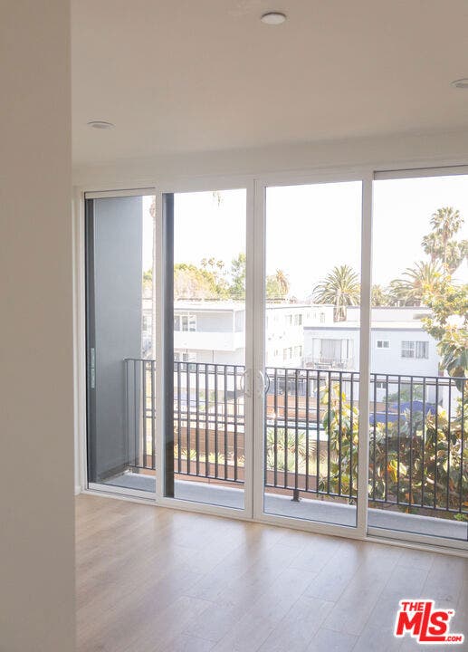 6541 De Longpre Avenue, #B, Los Angeles, CA 90028 6541 De Longpre Avenue, #B, Los Angeles, CA 90028