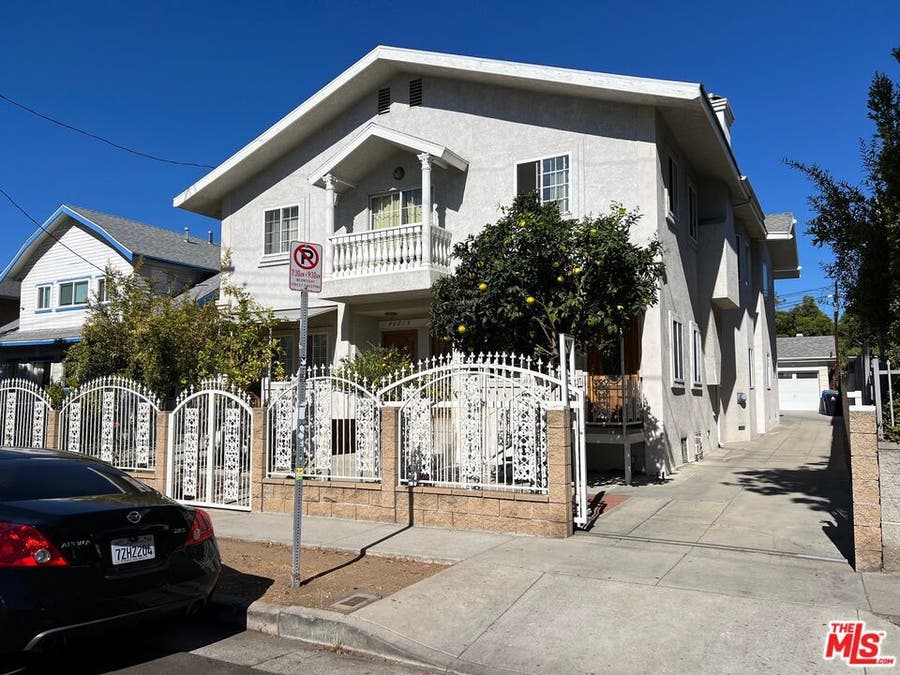 Property photo for 4621 Melbourne Avenue, Los Angeles, CA