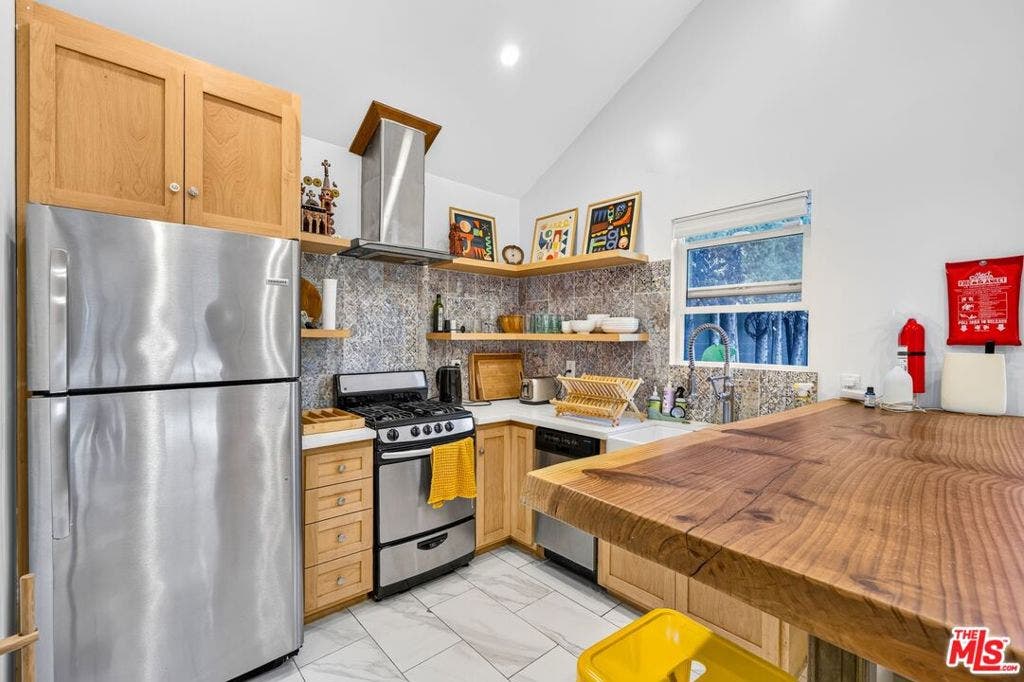 4412 Melbourne Avenue, Los Angeles, CA 90027 4412 Melbourne Avenue, Los Angeles, CA 90027