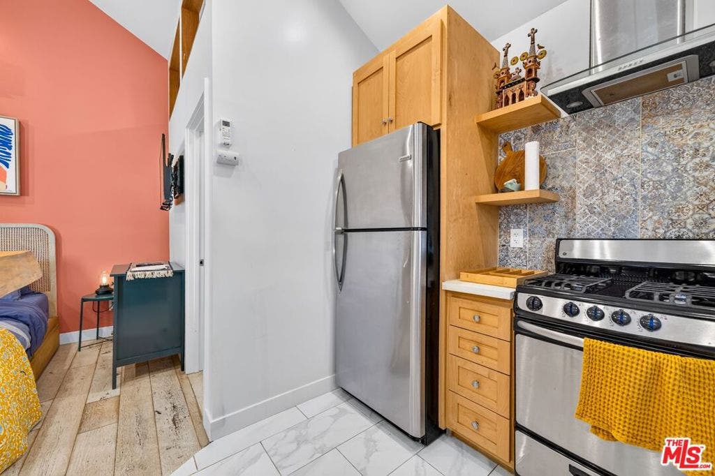 4412 Melbourne Avenue, Los Angeles, CA 90027 4412 Melbourne Avenue, Los Angeles, CA 90027