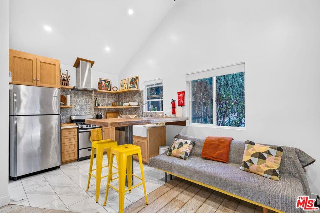 4412 Melbourne Avenue, Los Angeles, CA 90027 4412 Melbourne Avenue, Los Angeles, CA 90027