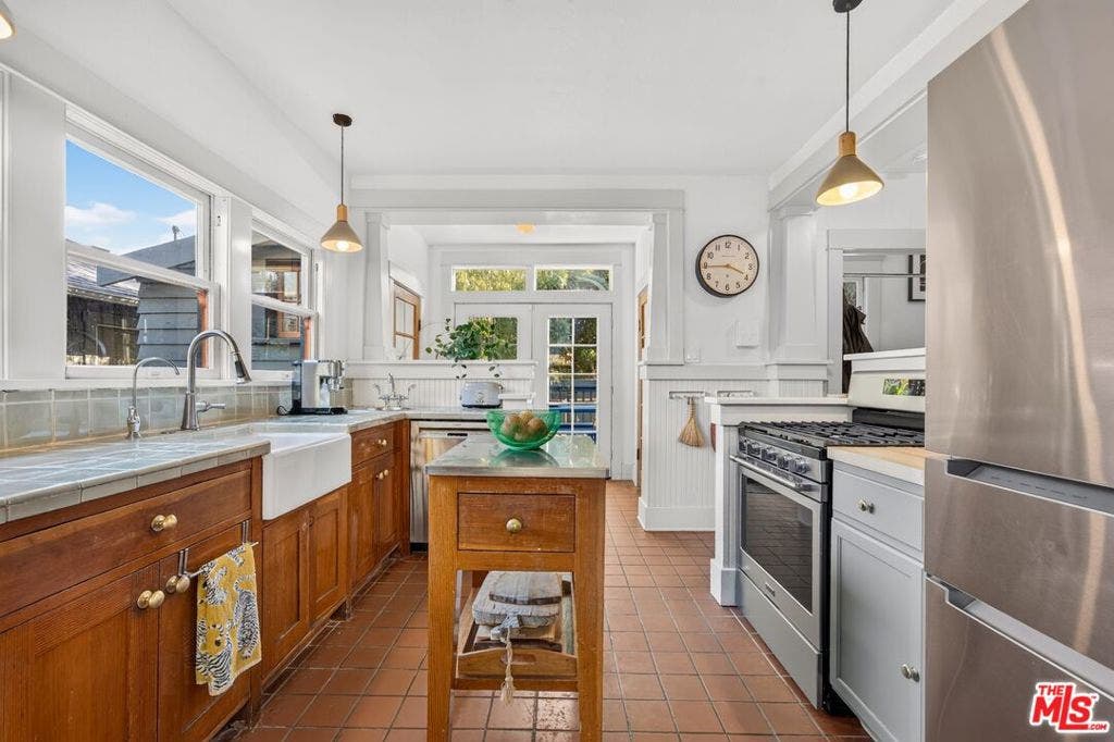 4412 Melbourne Avenue, Los Angeles, CA 90027 4412 Melbourne Avenue, Los Angeles, CA 90027