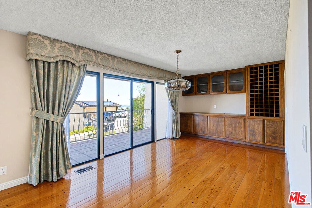 4238 Mesa Street, Torrance, CA 90505 4238 Mesa Street, Torrance, CA 90505