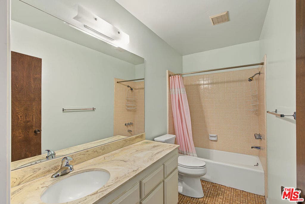 4238 Mesa Street, Torrance, CA 90505 4238 Mesa Street, Torrance, CA 90505