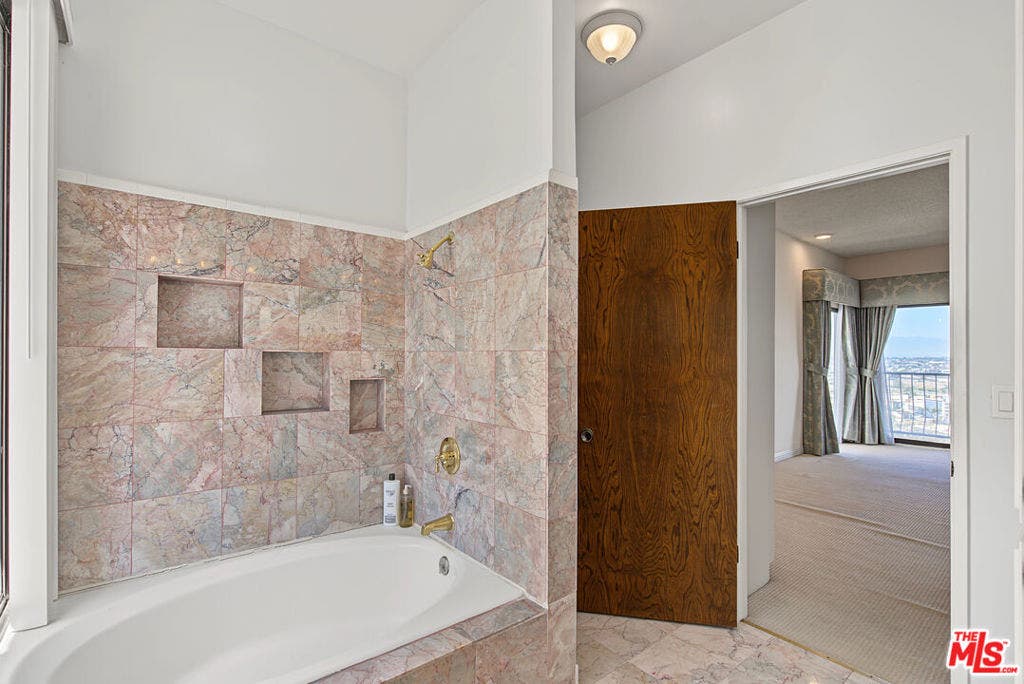 4238 Mesa Street, Torrance, CA 90505 4238 Mesa Street, Torrance, CA 90505