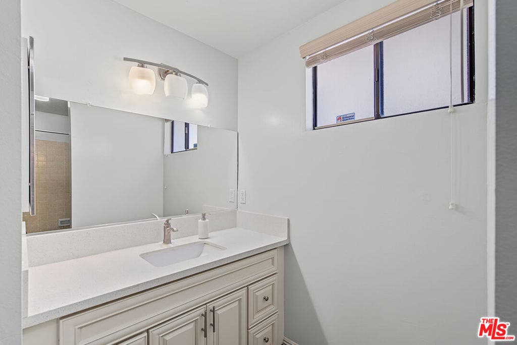 4238 Mesa Street, Torrance, CA 90505 4238 Mesa Street, Torrance, CA 90505