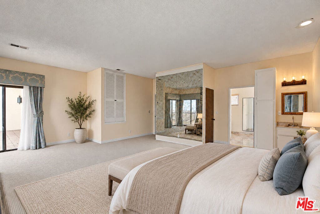 4238 Mesa Street, Torrance, CA 90505 4238 Mesa Street, Torrance, CA 90505