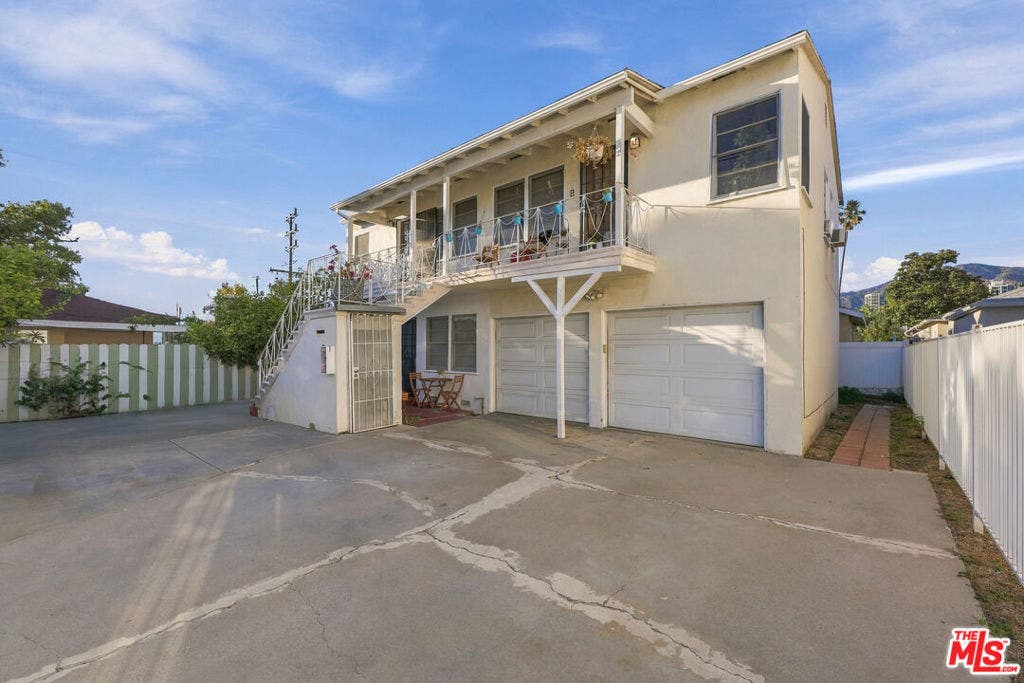 373 Myrtle Street, Glendale, CA 91203
