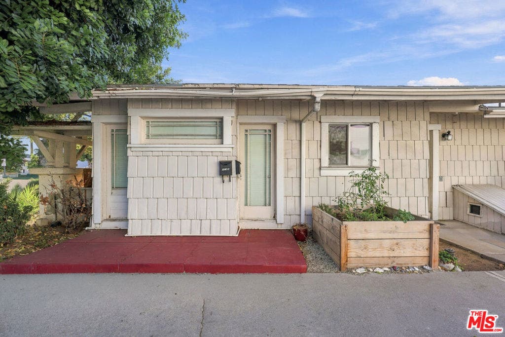373 Myrtle Street, Glendale, CA 91203