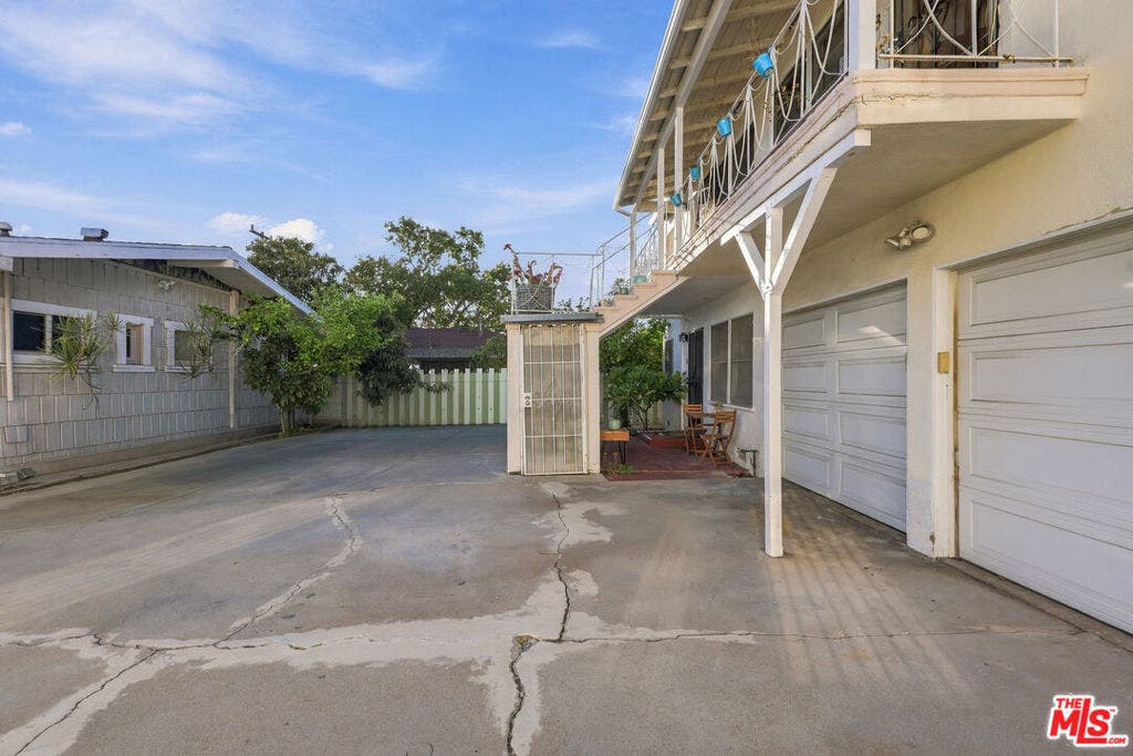373 Myrtle Street, Glendale, CA 91203
