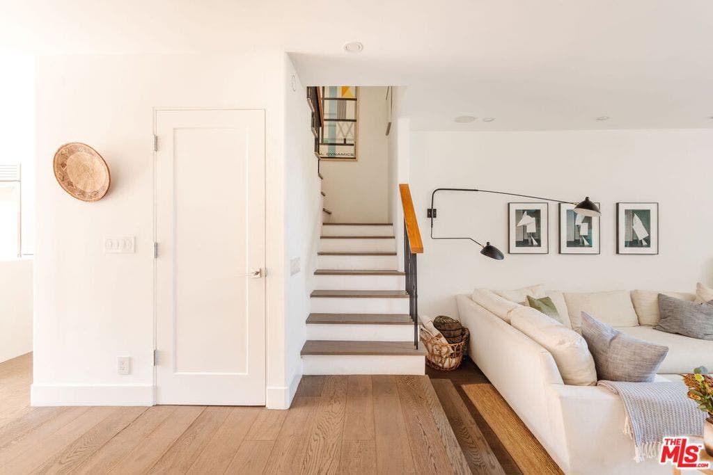 1979 Grace Avenue, #2, Los Angeles, CA 90068 1979 Grace Avenue, #2, Los Angeles, CA 90068