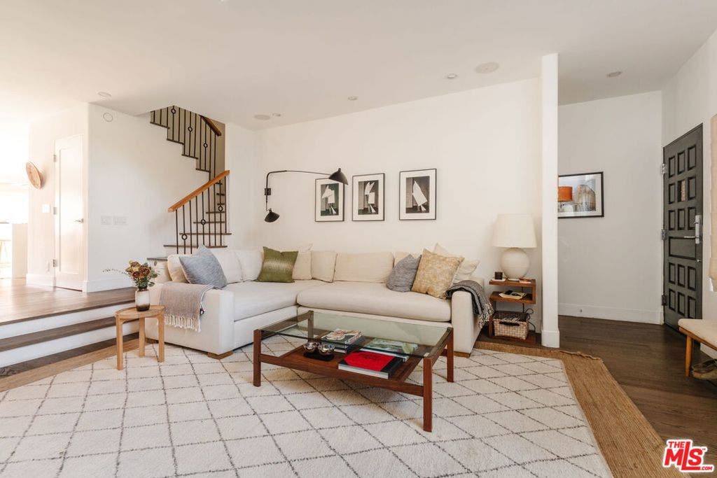 1979 Grace Avenue, #2, Los Angeles, CA 90068 1979 Grace Avenue, #2, Los Angeles, CA 90068