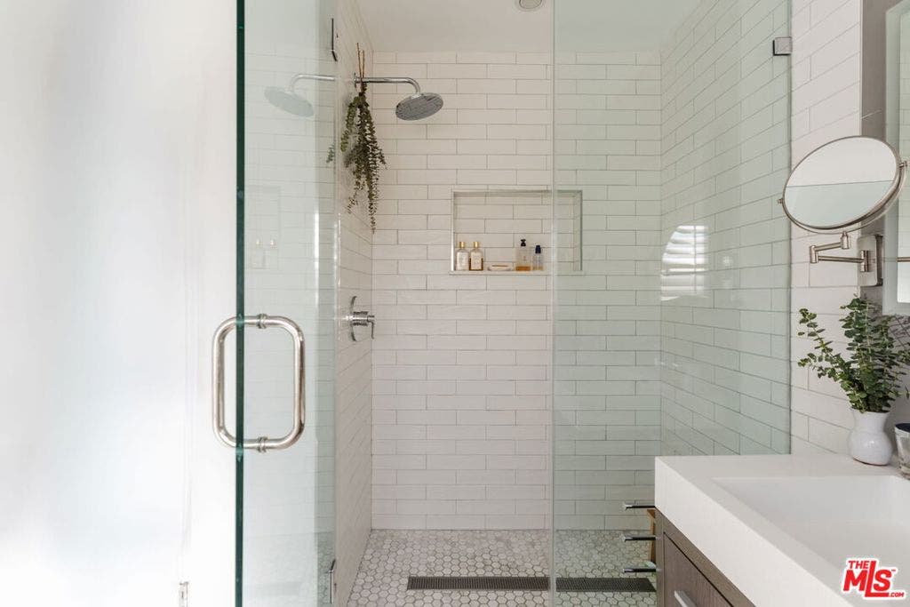 1979 Grace Avenue, #2, Los Angeles, CA 90068 1979 Grace Avenue, #2, Los Angeles, CA 90068