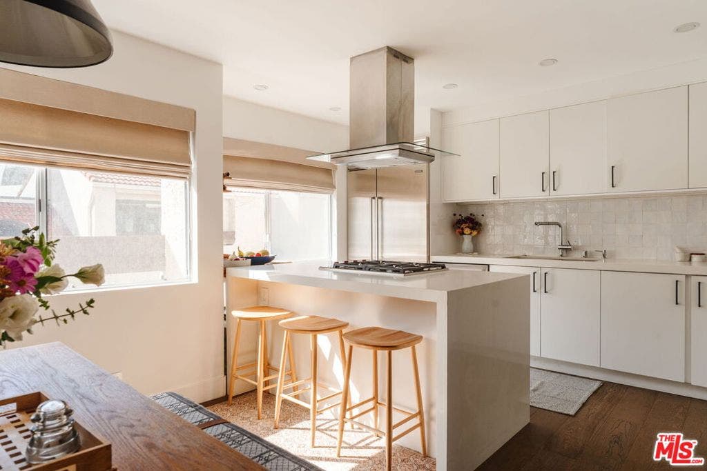 1979 Grace Avenue, #2, Los Angeles, CA 90068 1979 Grace Avenue, #2, Los Angeles, CA 90068