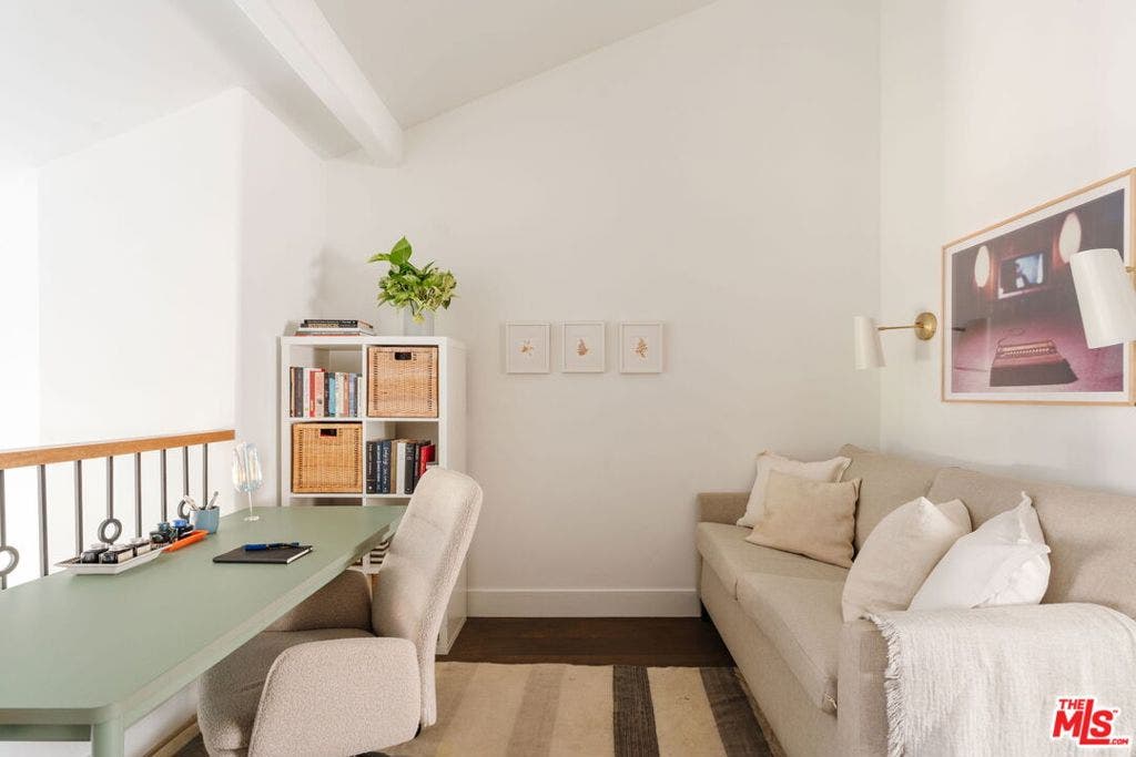 1979 Grace Avenue, #2, Los Angeles, CA 90068 1979 Grace Avenue, #2, Los Angeles, CA 90068
