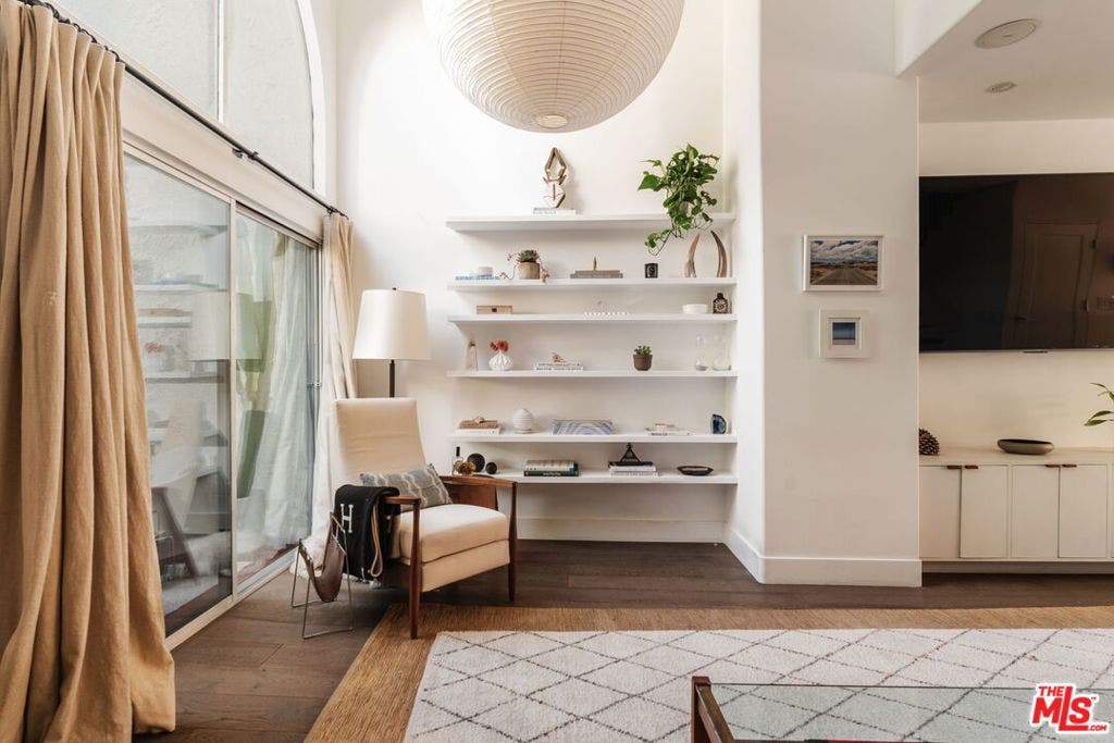 1979 Grace Avenue, #2, Los Angeles, CA 90068 1979 Grace Avenue, #2, Los Angeles, CA 90068