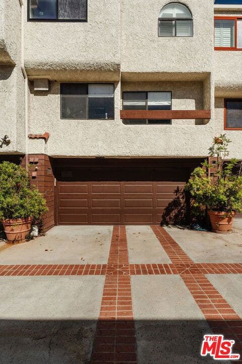 1979 Grace Avenue, #2, Los Angeles, CA 90068 1979 Grace Avenue, #2, Los Angeles, CA 90068