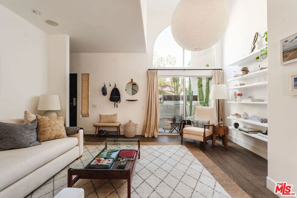 1979 Grace Avenue, #2, Los Angeles, CA 90068 1979 Grace Avenue, #2, Los Angeles, CA 90068