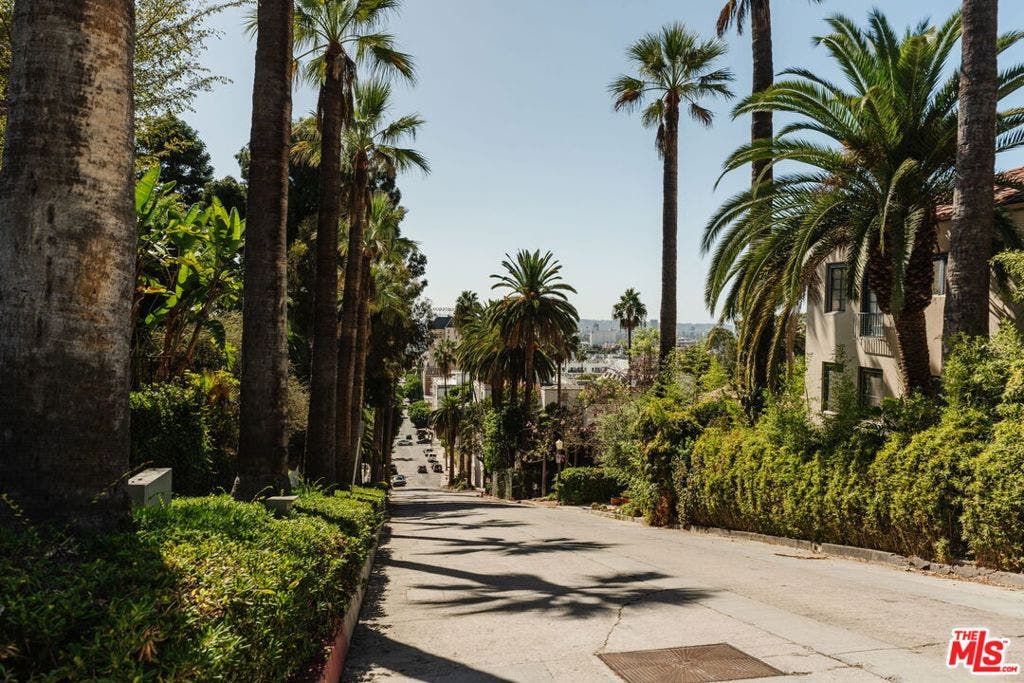 1979 Grace Avenue, #2, Los Angeles, CA 90068 1979 Grace Avenue, #2, Los Angeles, CA 90068