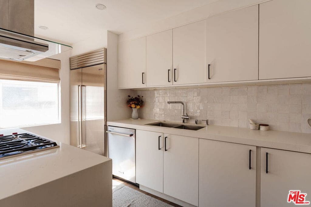 1979 Grace Avenue, #2, Los Angeles, CA 90068 1979 Grace Avenue, #2, Los Angeles, CA 90068