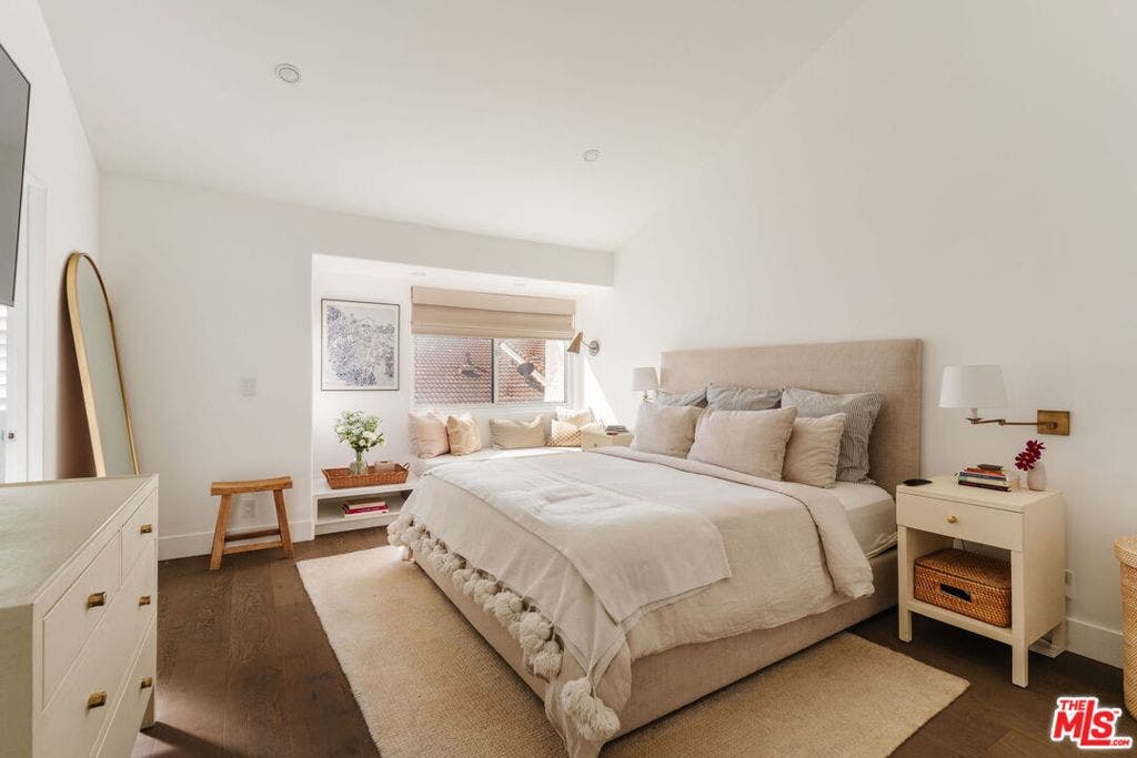 1979 Grace Avenue, #2, Los Angeles, CA 90068 1979 Grace Avenue, #2, Los Angeles, CA 90068