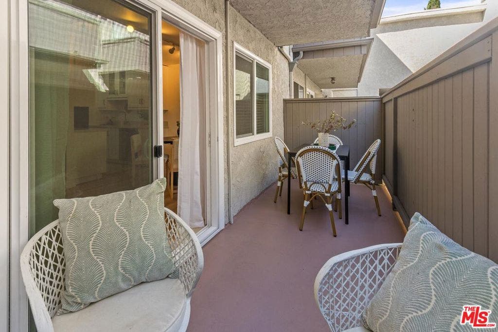 3325 Bagley Avenue, #105, Los Angeles, CA 90034