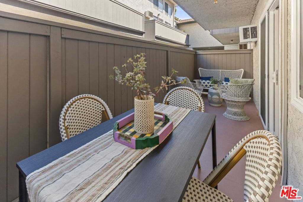 3325 Bagley Avenue, #105, Los Angeles, CA 90034