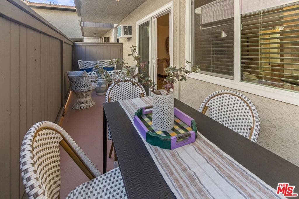 3325 Bagley Avenue, #105, Los Angeles, CA 90034