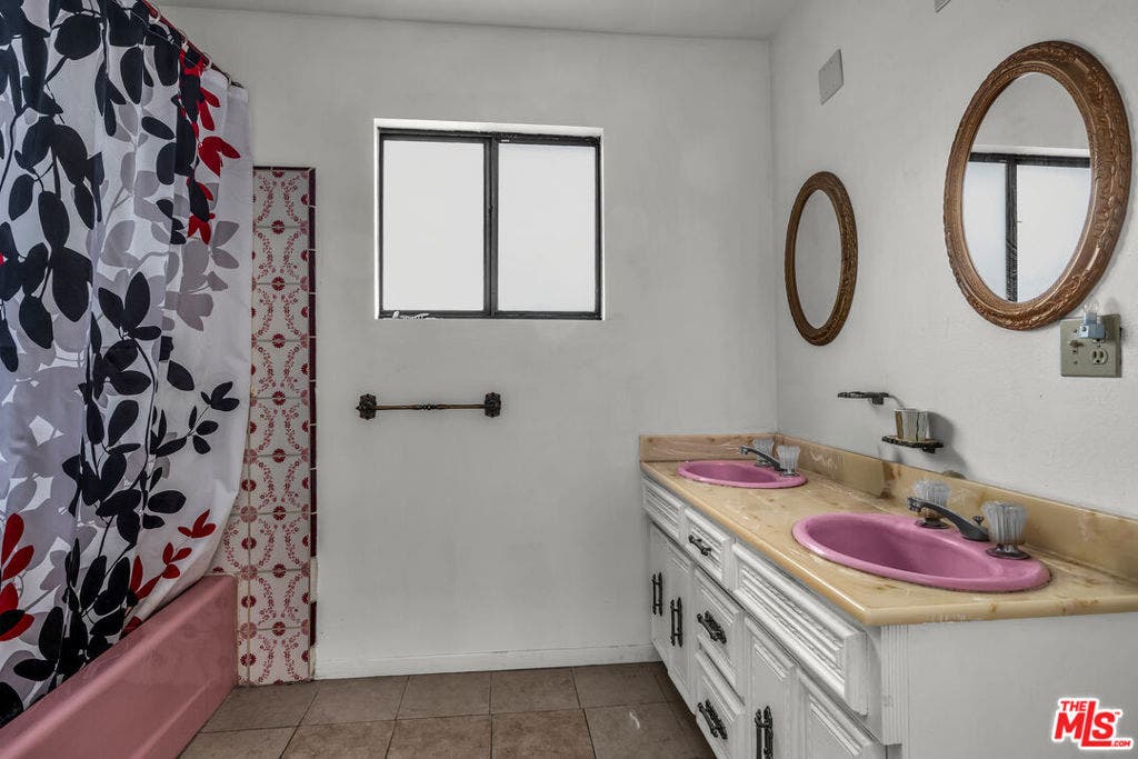 15623 Dorian Street, Sylmar, CA 91342 15623 Dorian Street, Sylmar, CA 91342