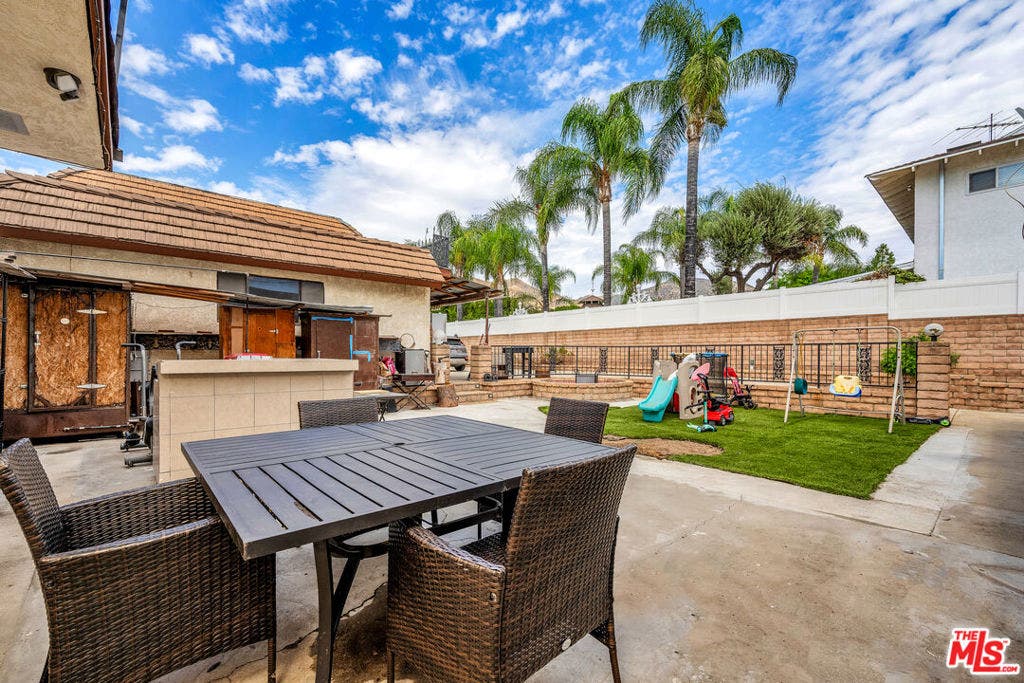 15623 Dorian Street, Sylmar, CA 91342 15623 Dorian Street, Sylmar, CA 91342