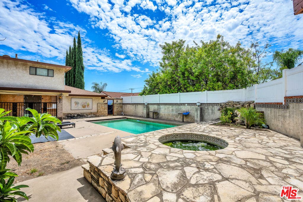 15623 Dorian Street, Sylmar, CA 91342 15623 Dorian Street, Sylmar, CA 91342