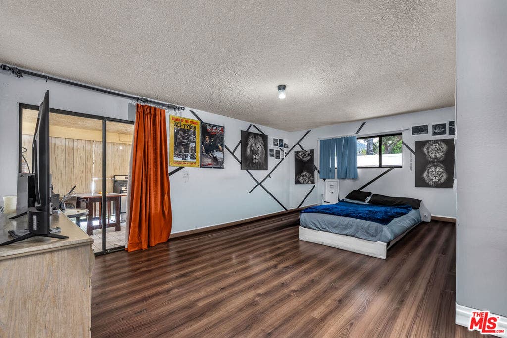 15623 Dorian Street, Sylmar, CA 91342 15623 Dorian Street, Sylmar, CA 91342