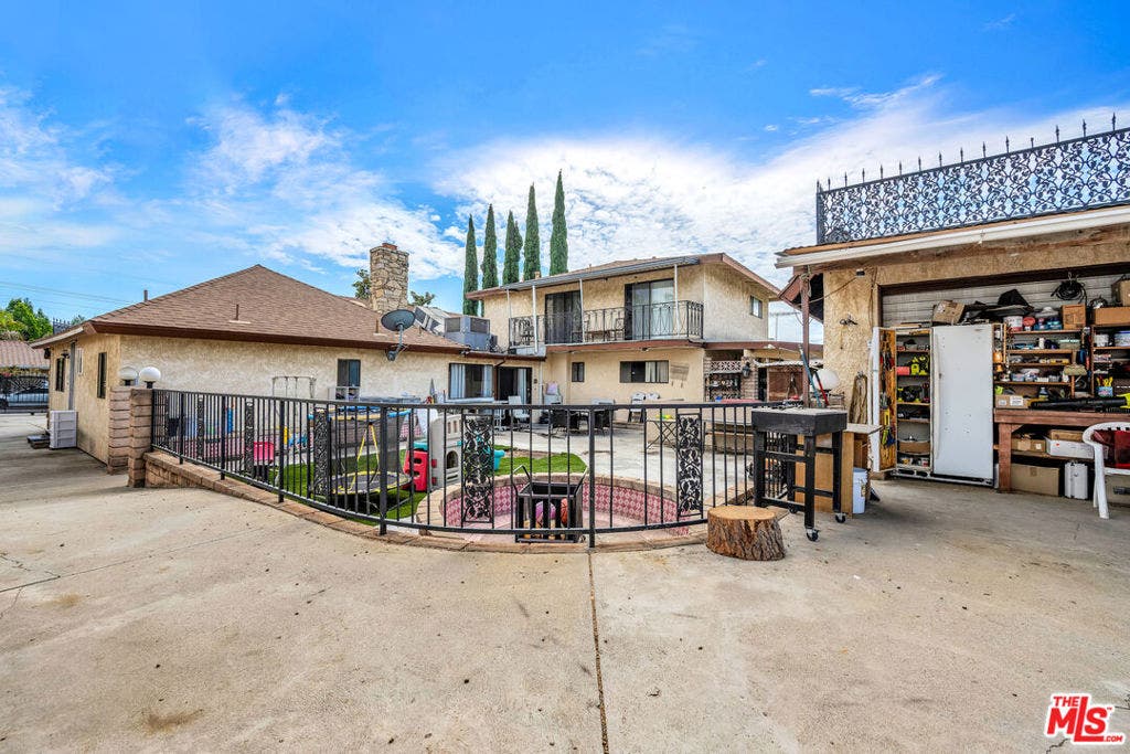 15623 Dorian Street, Sylmar, CA 91342 15623 Dorian Street, Sylmar, CA 91342