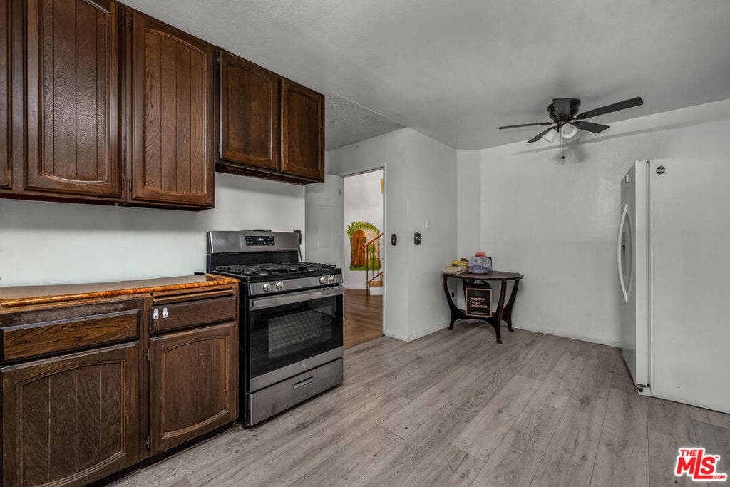 15623 Dorian Street, Sylmar, CA 91342 15623 Dorian Street, Sylmar, CA 91342