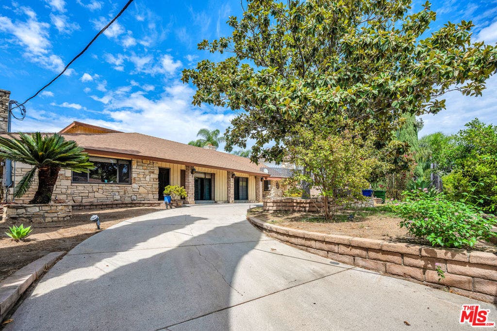 15623 Dorian Street, Sylmar, CA 91342 15623 Dorian Street, Sylmar, CA 91342