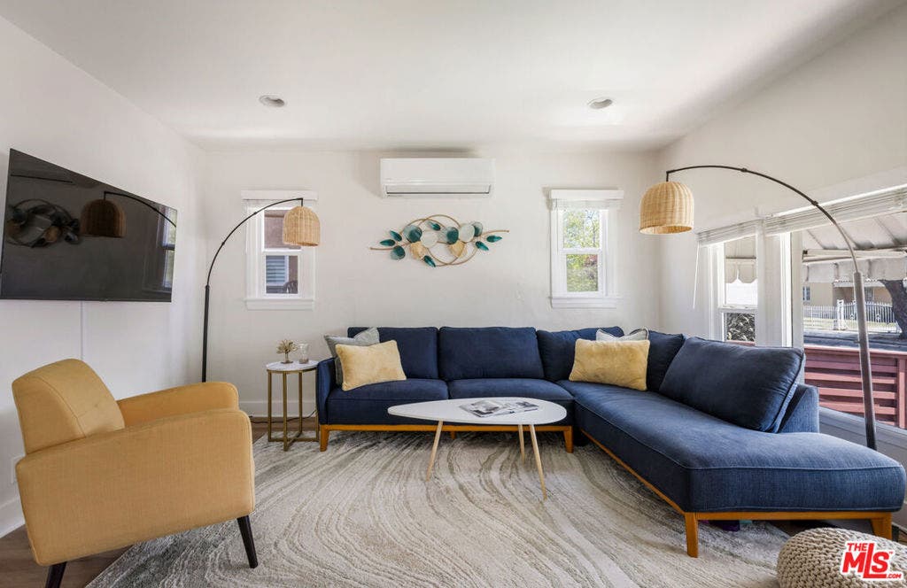 2225 Thurman Avenue, Los Angeles, CA 90016 2225 Thurman Avenue, Los Angeles, CA 90016