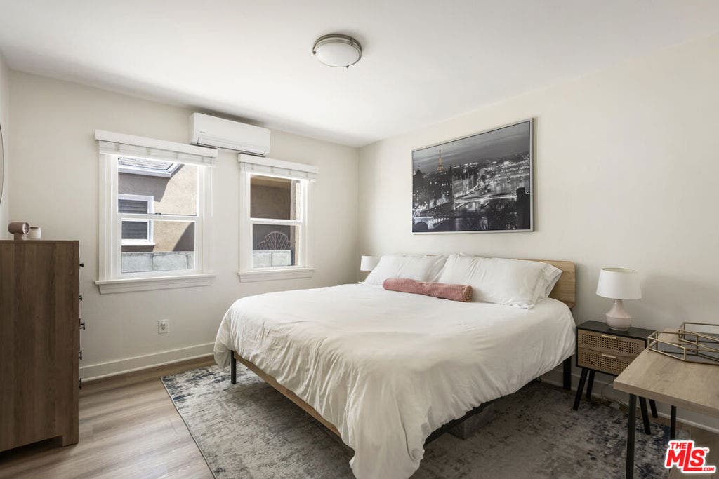 2225 Thurman Avenue, Los Angeles, CA 90016 2225 Thurman Avenue, Los Angeles, CA 90016