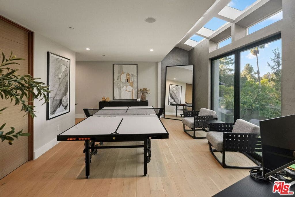 3208 Oakley Drive, Los Angeles, CA 90068