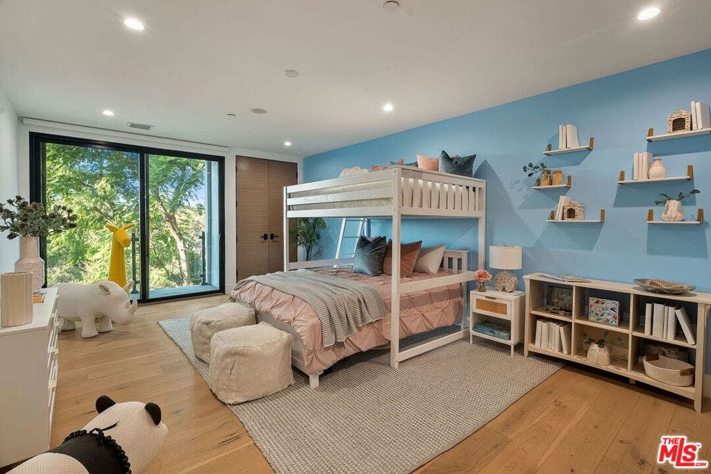 3208 Oakley Drive, Los Angeles, CA 90068