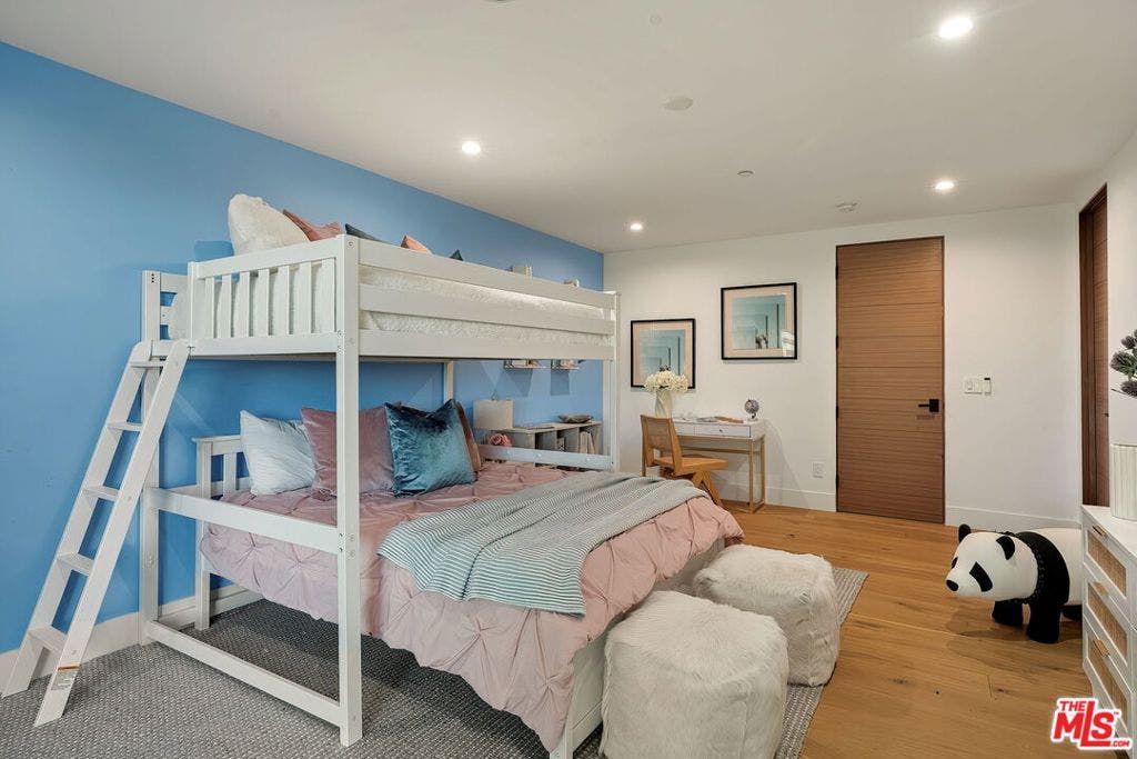 3208 Oakley Drive, Los Angeles, CA 90068