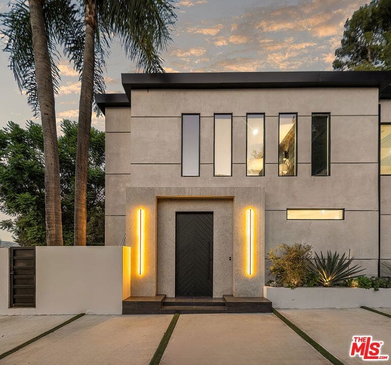 3208 Oakley Drive, Los Angeles, CA 90068
