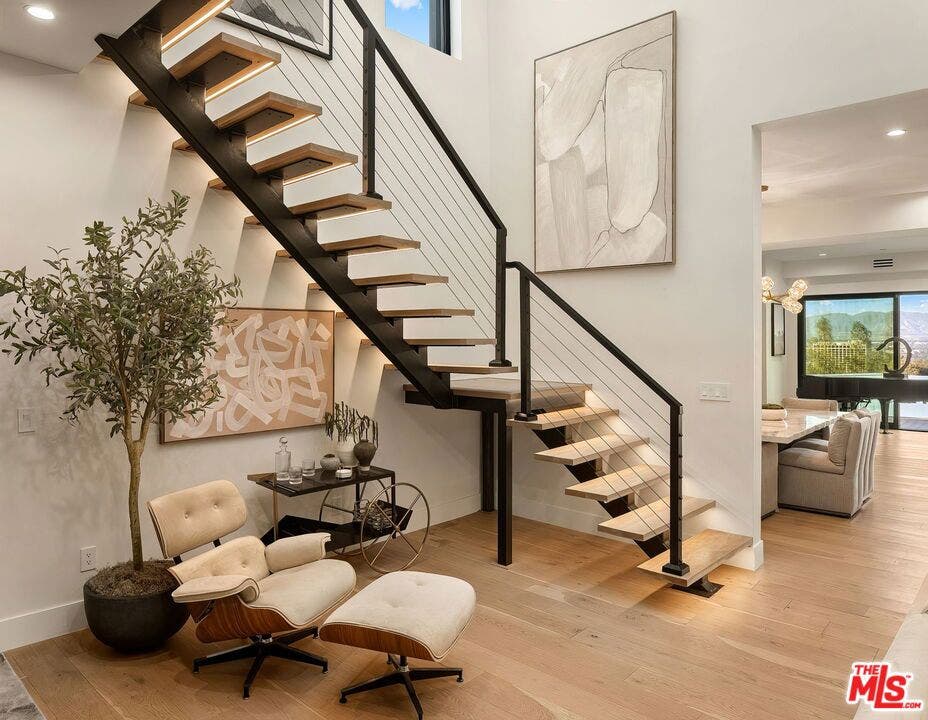 3208 Oakley Drive, Los Angeles, CA 90068