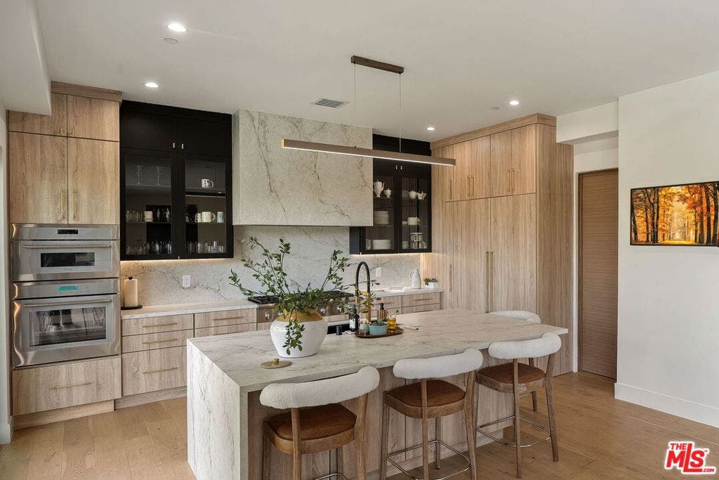 3208 Oakley Drive, Los Angeles, CA 90068