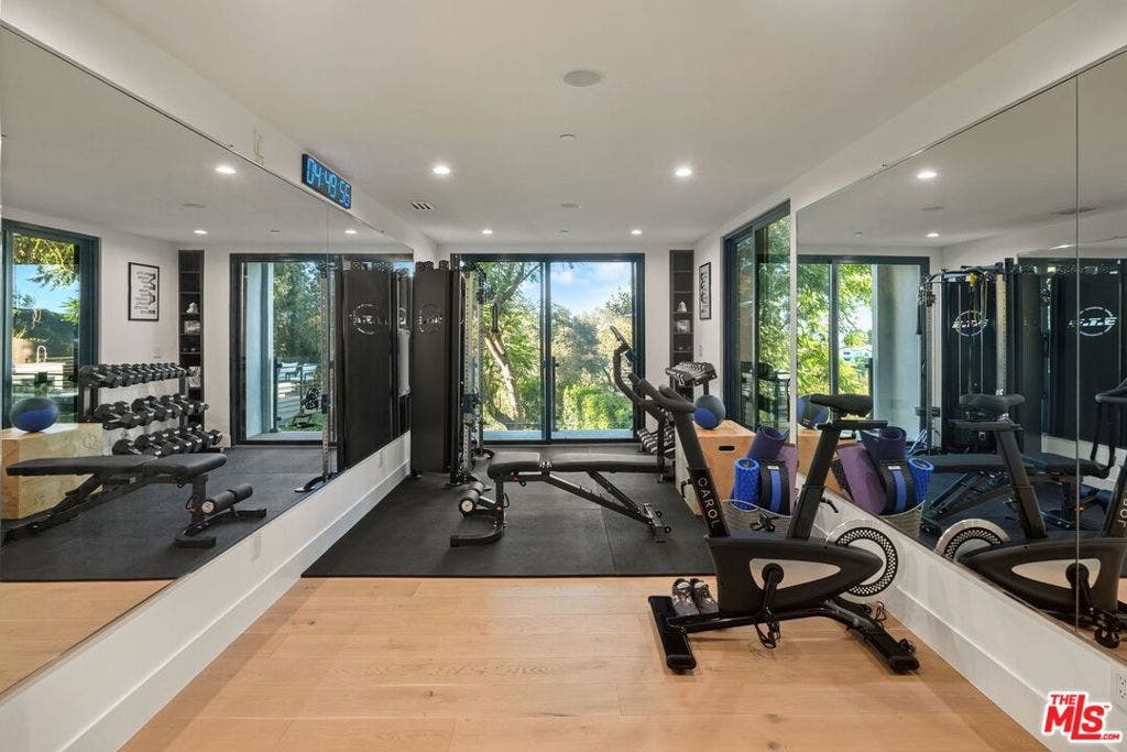 3208 Oakley Drive, Los Angeles, CA 90068