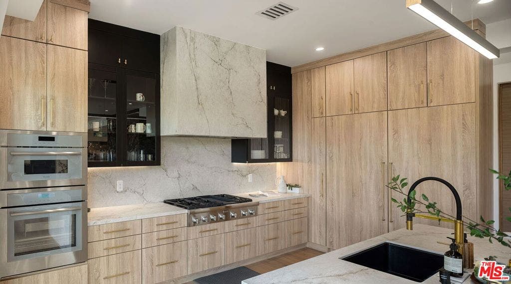 3208 Oakley Drive, Los Angeles, CA 90068