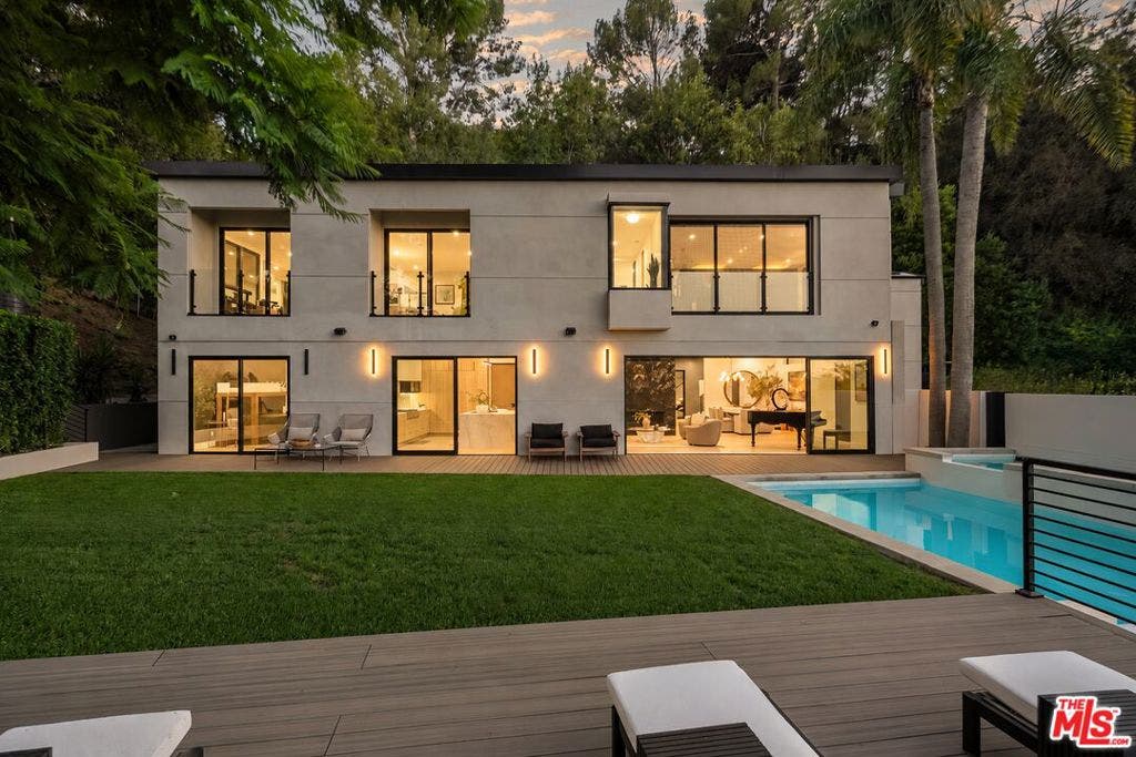 3208 Oakley Drive, Los Angeles, CA 90068