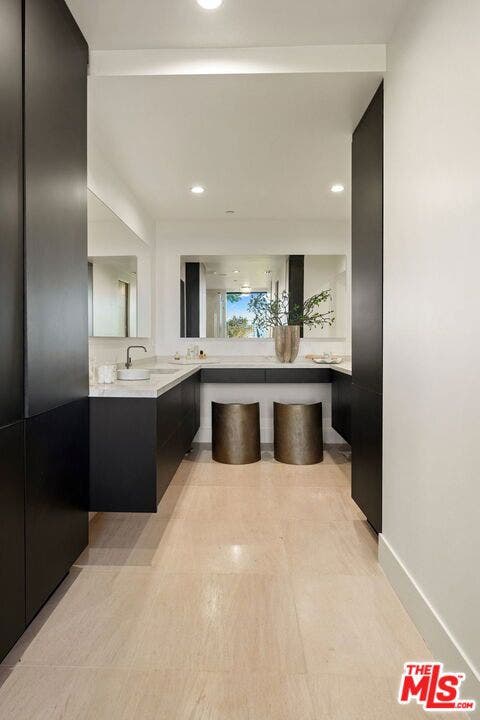 3208 Oakley Drive, Los Angeles, CA 90068